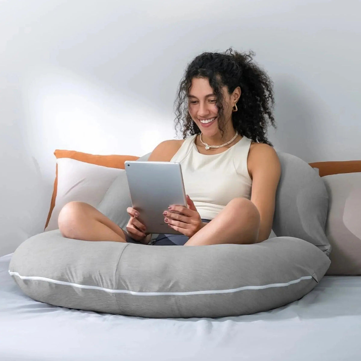 Modular Reading Pillow with Folding U Shape Design and Adjustable Filling for Bed and Lounge Use