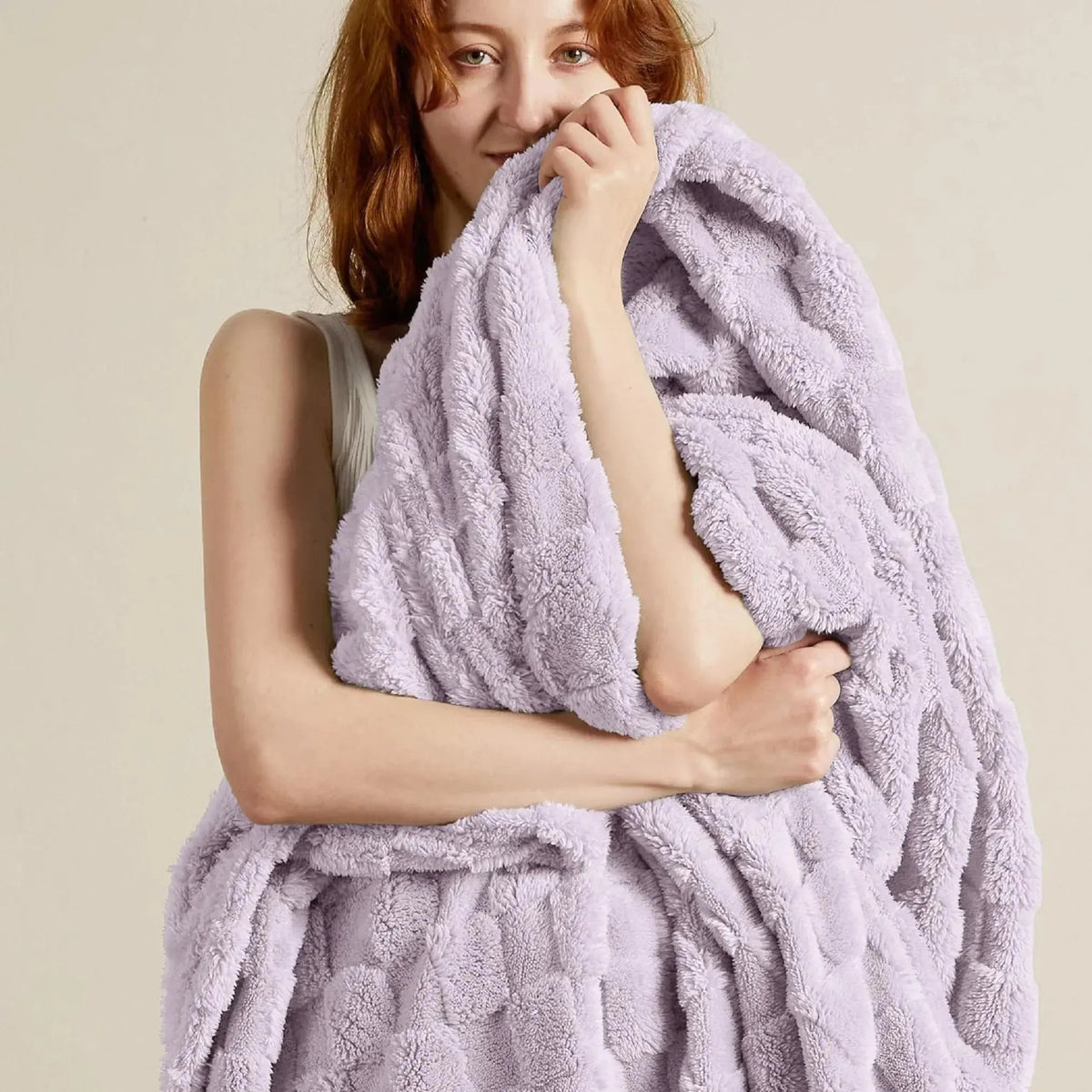 Checkered Throw Blanket with Soft Fleece Texture for Couch, Bedroom and Home Décor