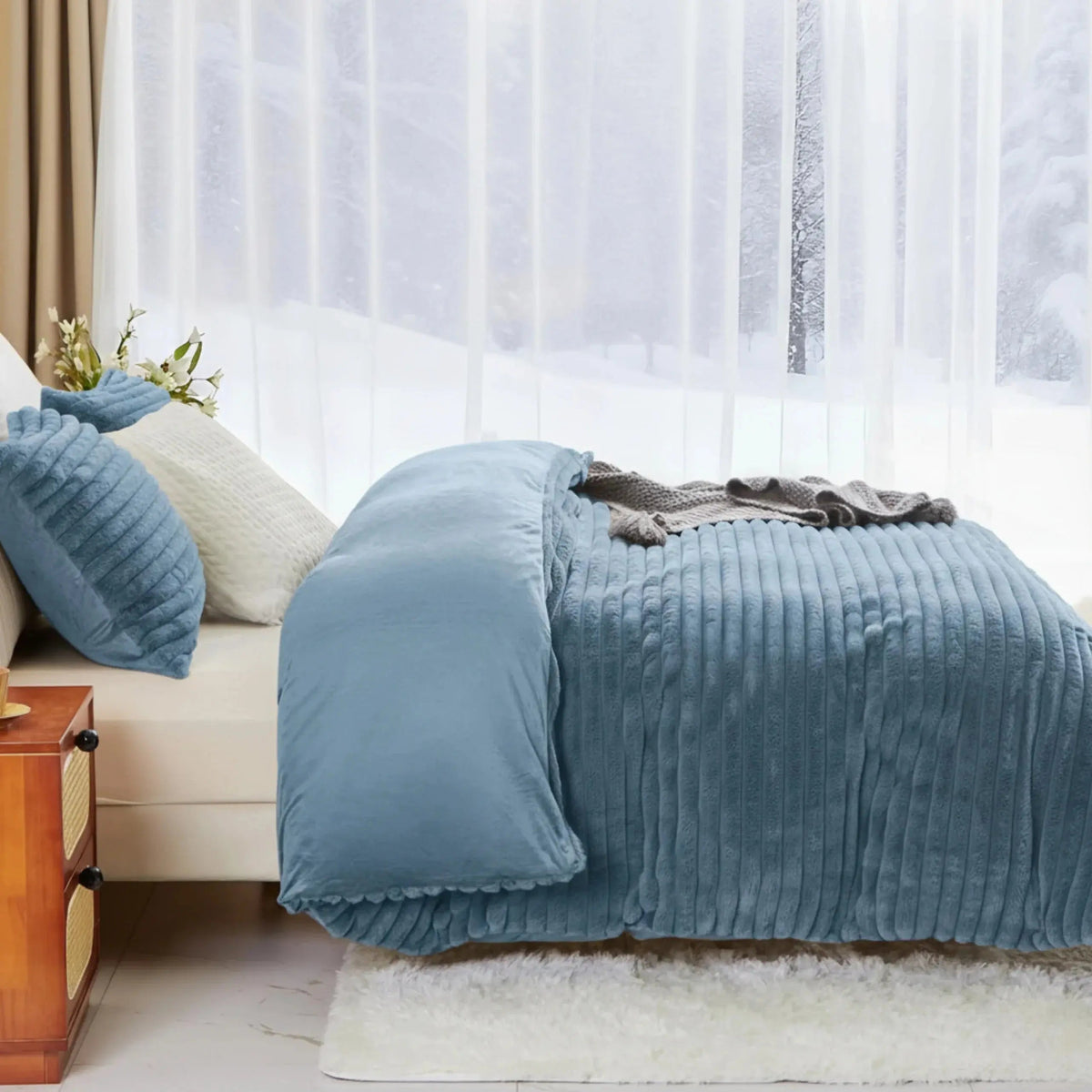 Winter Warm Duvet Cover Set with Thick Flano Coral Fleece and Matching Pillowcases