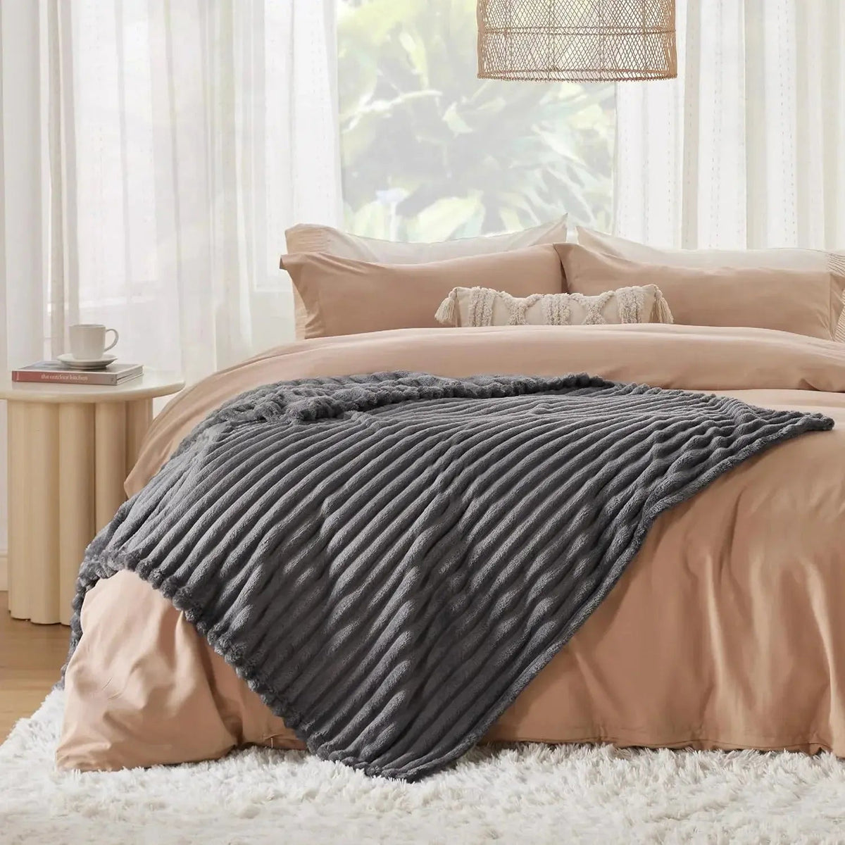 Luxury Soft Faux Rabbit Fur Throw Blanket, Fluffy and Warm Ideal for Spring and Autumn, Plaid Design