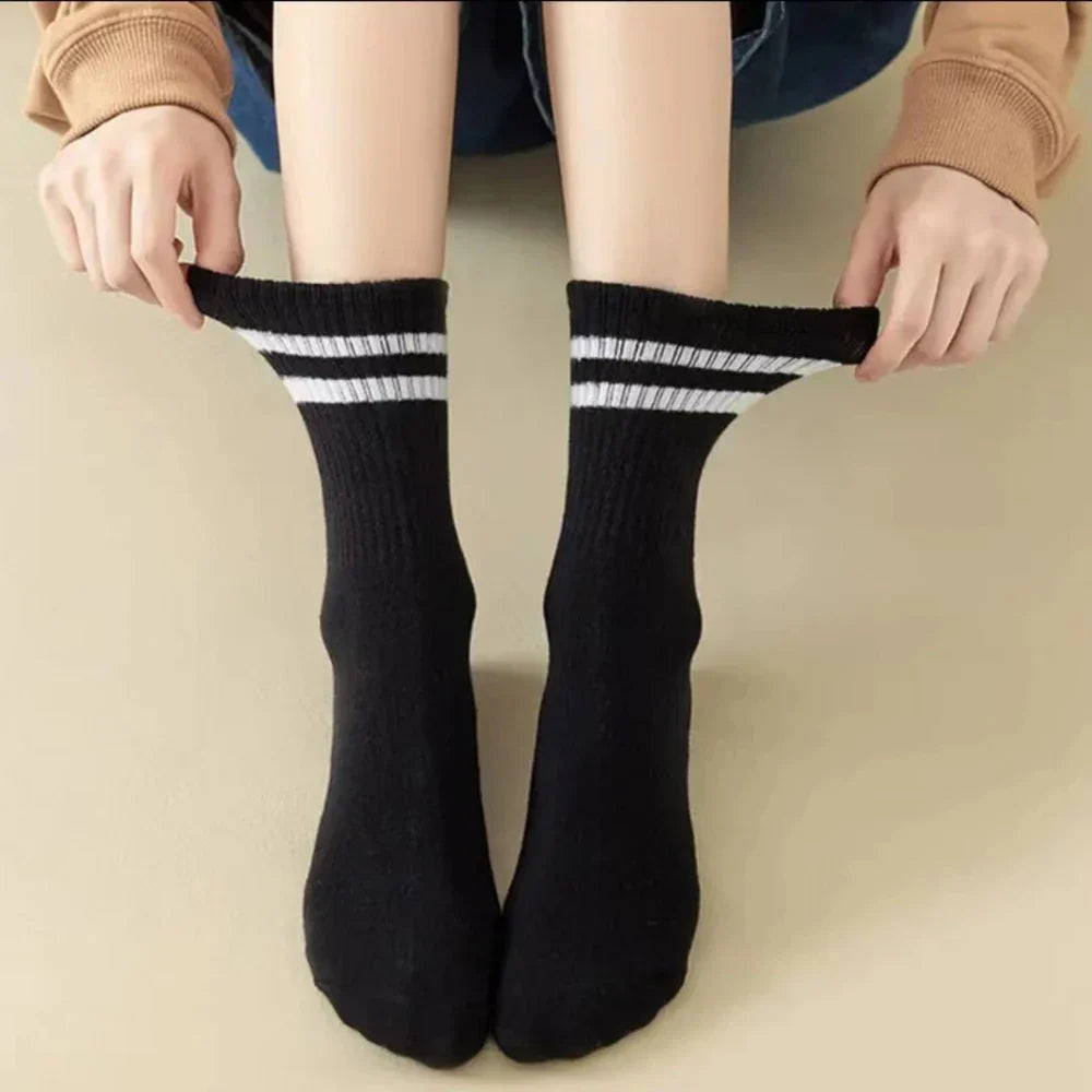 Womens Crew Socks with Cushioned Cotton and Vintage Striped Design for Sports and Everyday Wear