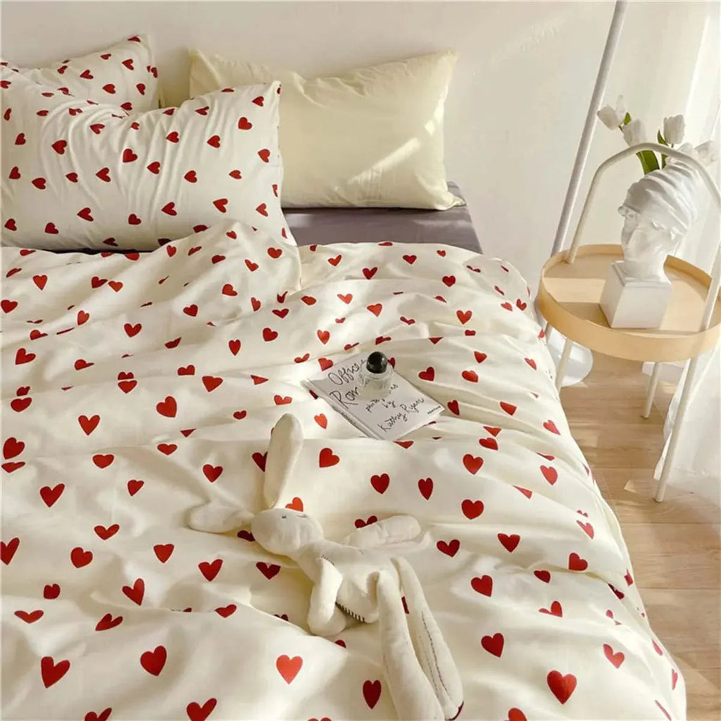 Korean Style Love Heart Bedding Set with Duvet Cover Flat Sheet and Pillowcases for Everyday Comfort