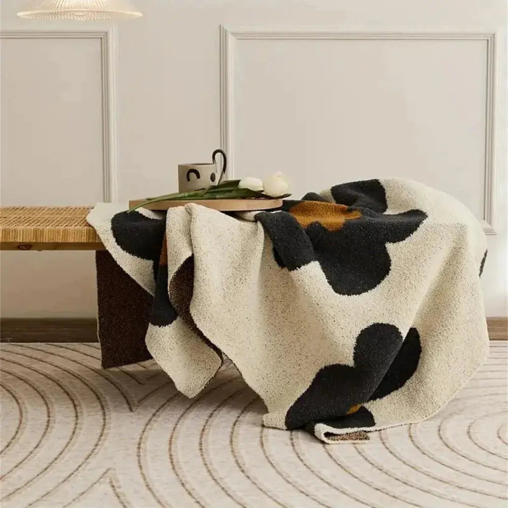 Soft Sunflower Printed Fleece Throw Blanket with Lightweight Warmth for Bed, Sofa, and All-Season Comfort