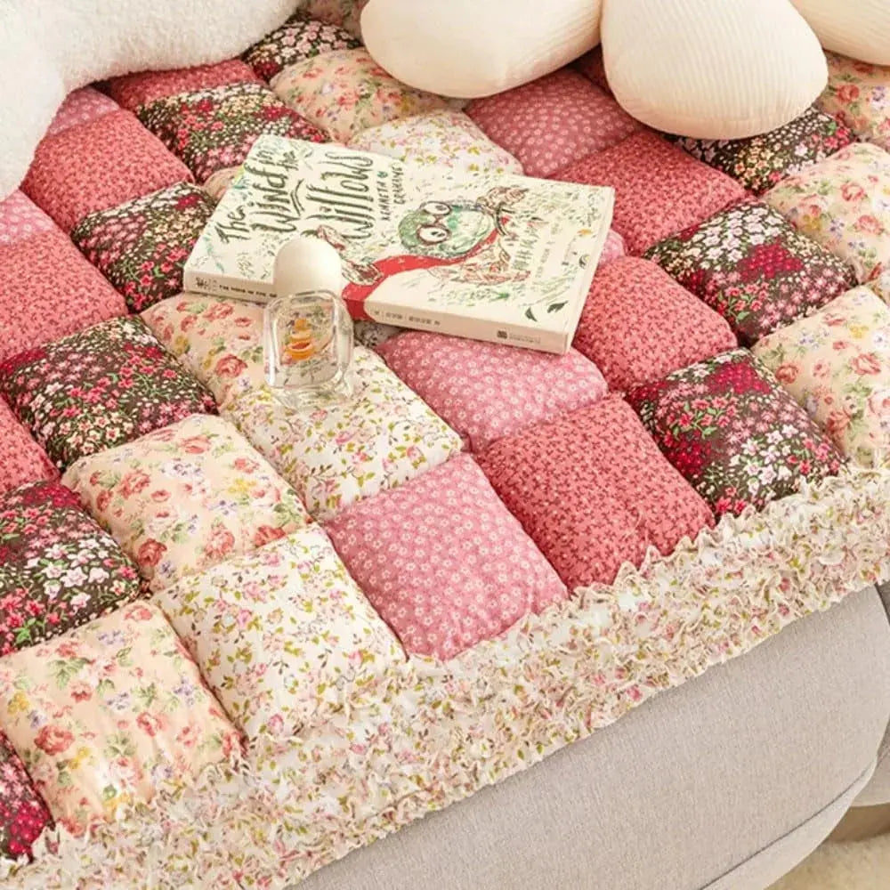 Cute Floral Pet Sofa Cover and Bed Mat with Soft Washable Fabric for Cats and Dogs