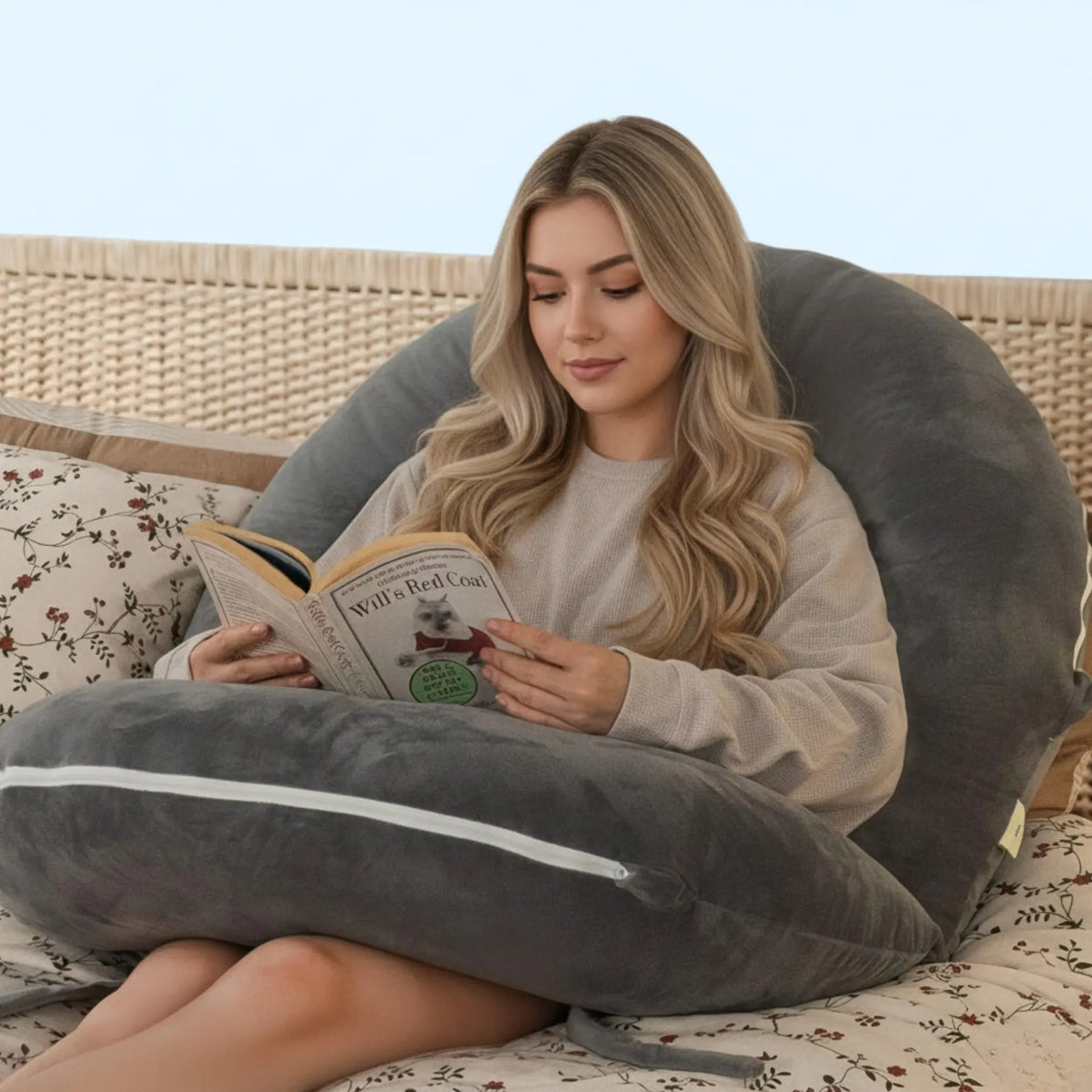 Modular Reading Pillow with Folding U Shape Design and Adjustable Filling for Bed and Lounge Use