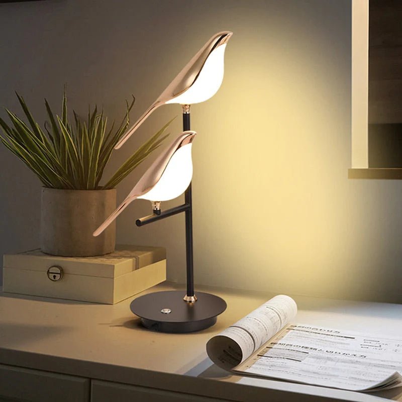 Golden Birdlight Wall Lamp - Elegant Accent Lighting