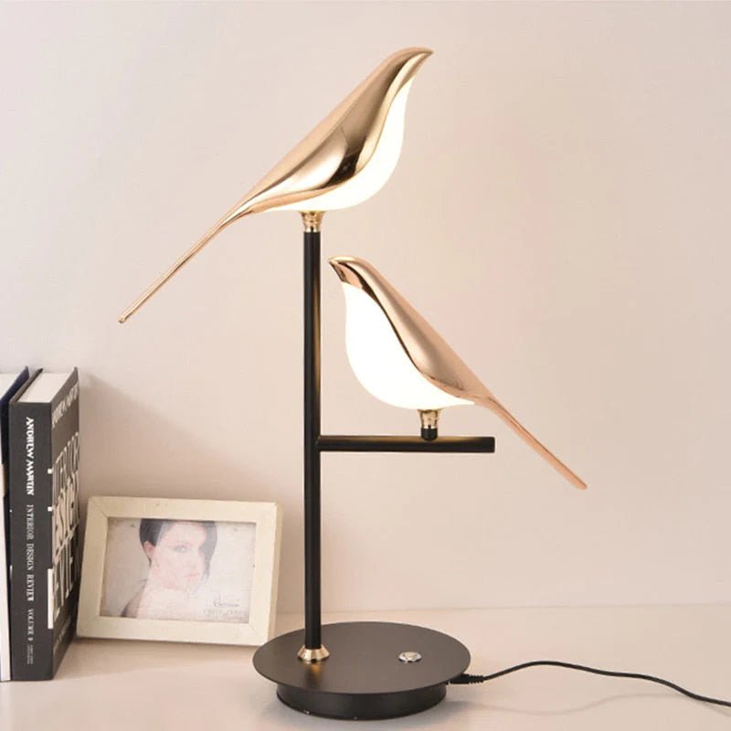 Golden Birdlight Wall Lamp - Elegant Accent Lighting