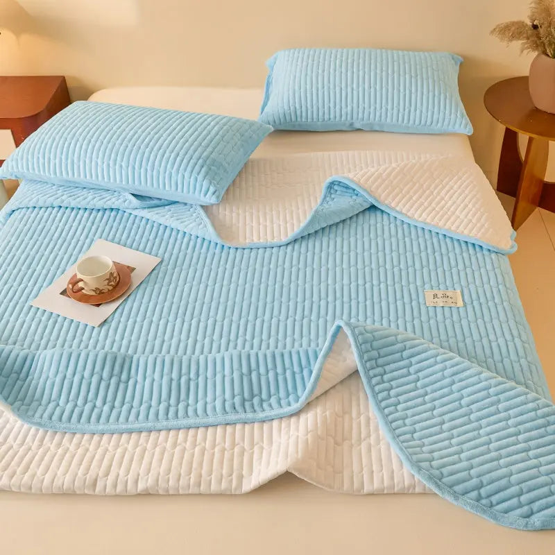 Quilt Set Lightweight Square Stitch Coverlet with Shams for All Season Use