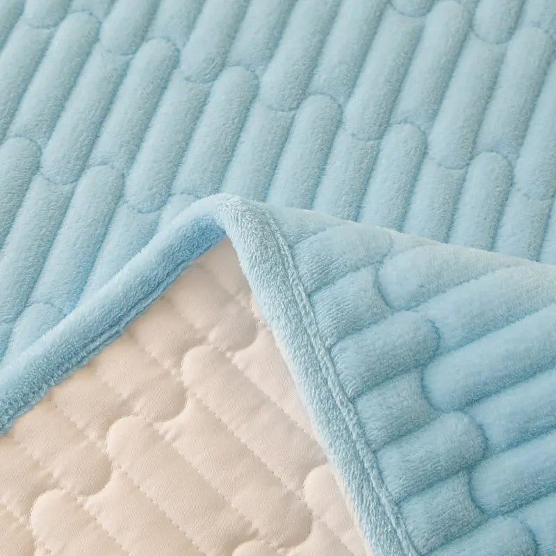 Quilt Set Lightweight Square Stitch Coverlet with Shams for All Season Use