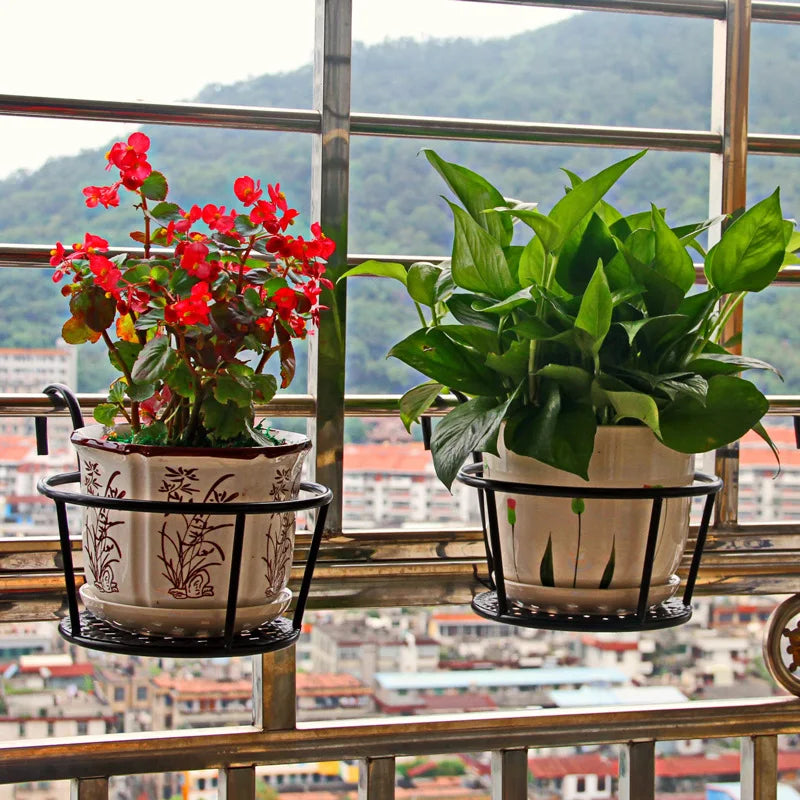 Balcony Plant Basket with Iron Hanging Hook Design for Outdoor Flower and Railing Display