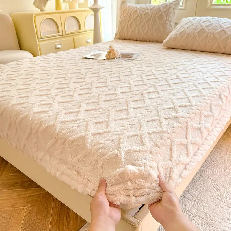 Ultra Soft Textured Fitted Bed Sheet with Warm Coral Fleece Feel for Winter Use