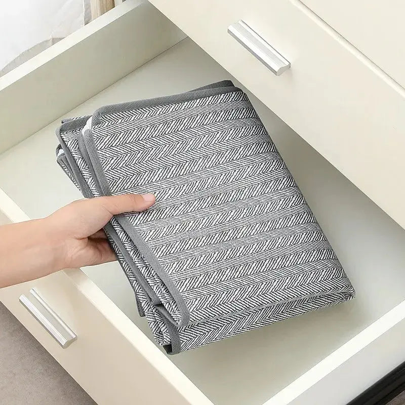 Large Foldable Clothes Storage Bag with Side Window and Reinforced Handles for Wardrobe and Quilt Organization