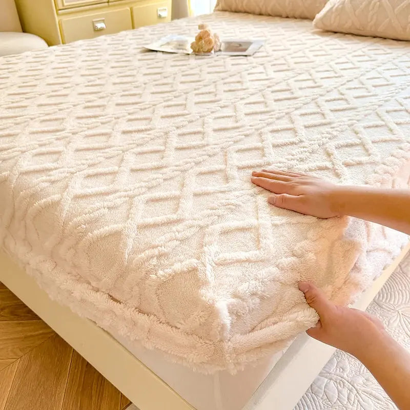 Ultra Soft Textured Fitted Bed Sheet with Warm Coral Fleece Feel for Winter Use
