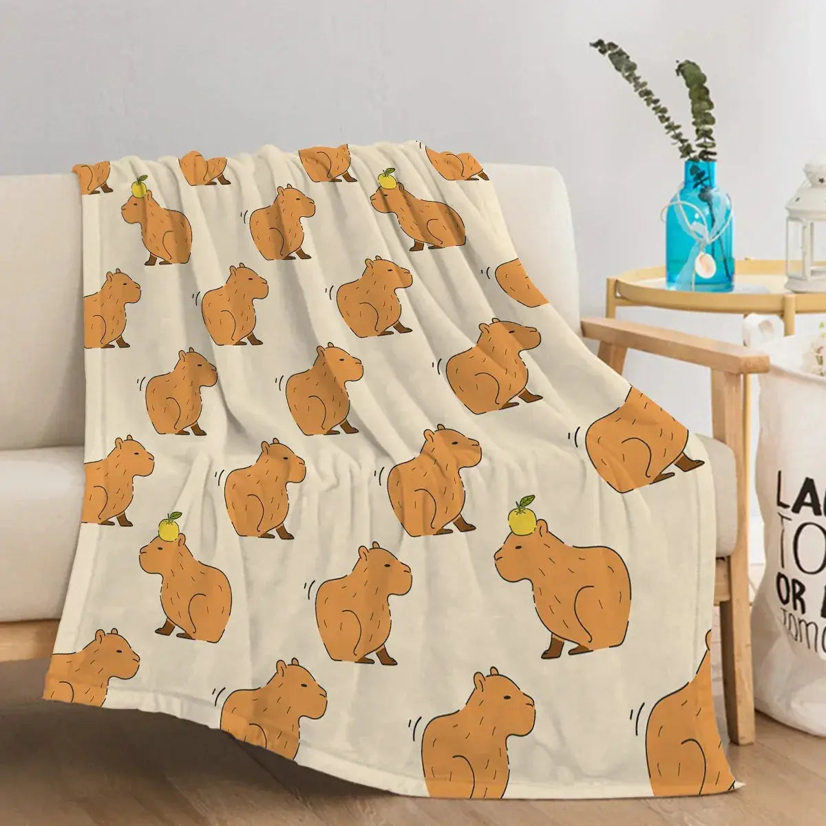 Capybara Print Plush Flannel Blanket with Soft Lightweight Feel for Home Comfort