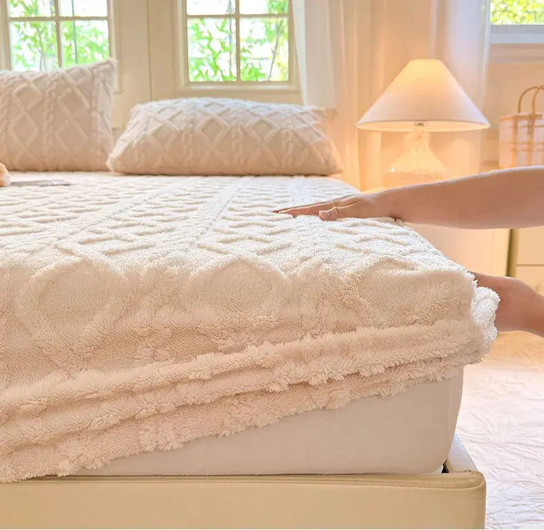 Ultra Soft Textured Fitted Bed Sheet with Warm Coral Fleece Feel for Winter Use