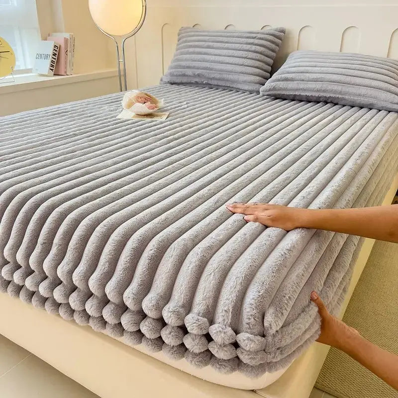 Luxury Faux Fur Fitted Bed Sheet with Deep Pockets for All Season Mattress Comfort