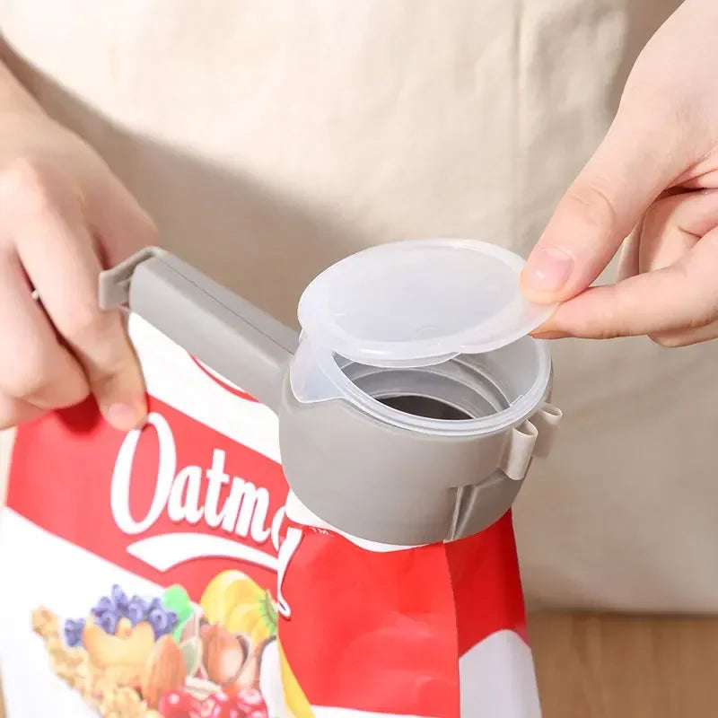 Pour Spout Bag Clips with Sealing Design for Snacks Cereal and Food Storage Bags (4 Pcs)