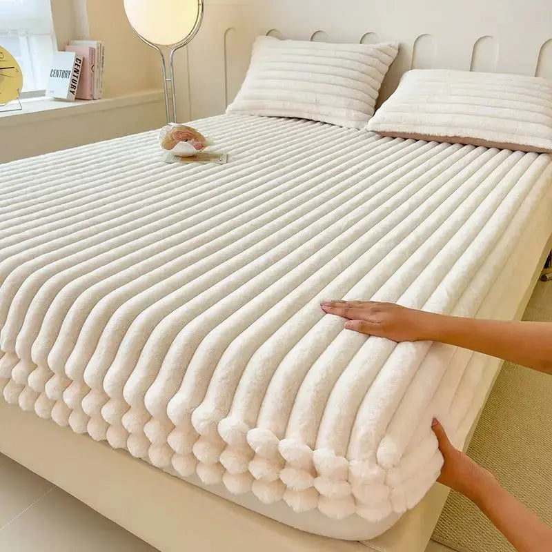 Luxury Faux Fur Fitted Bed Sheet with Deep Pockets for All Season Mattress Comfort