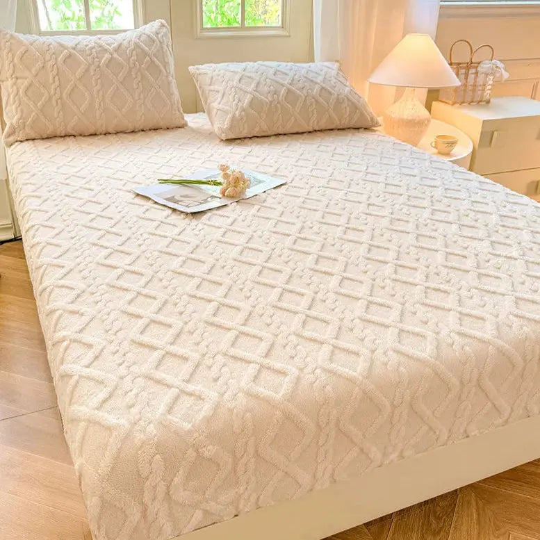 Ultra Soft Textured Fitted Bed Sheet with Warm Coral Fleece Feel for Winter Use