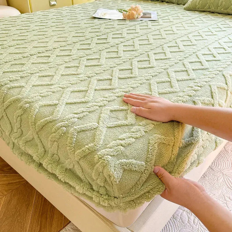 Ultra Soft Textured Fitted Bed Sheet with Warm Coral Fleece Feel for Winter Use