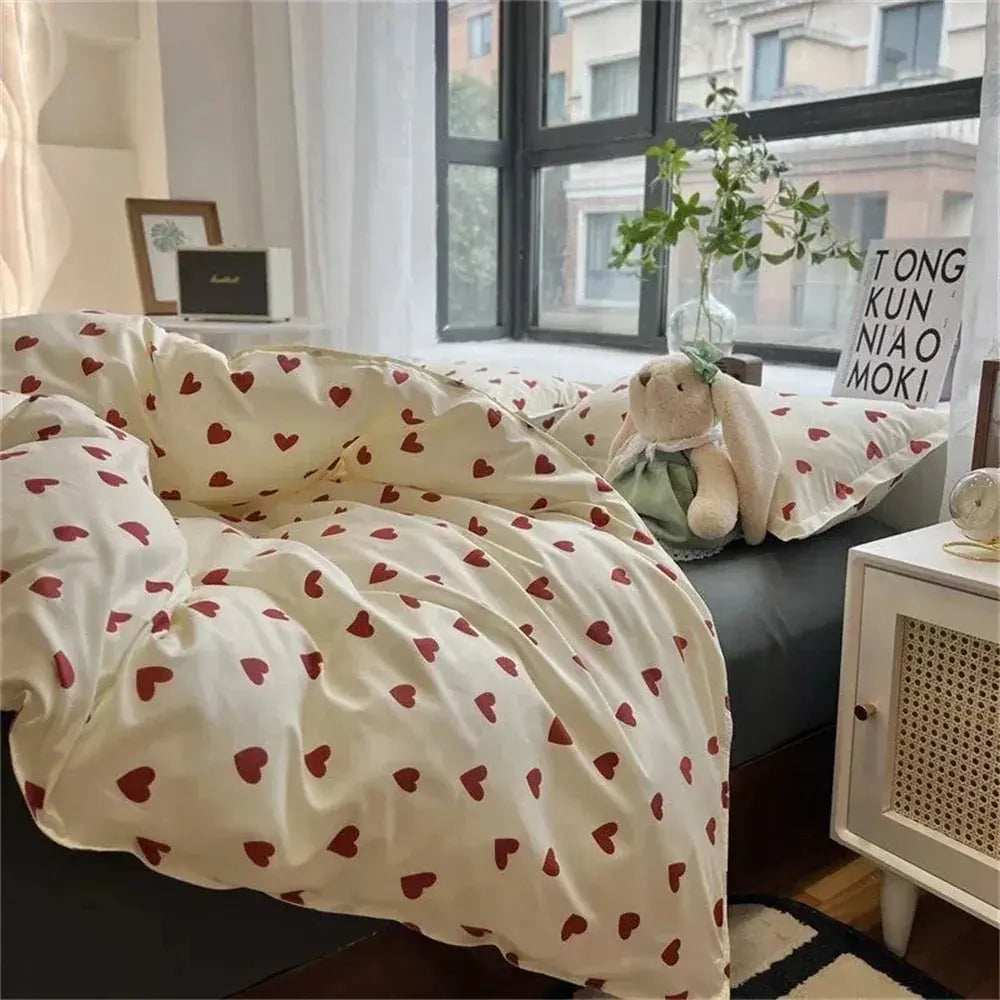 Korean Style Love Heart Bedding Set with Duvet Cover Flat Sheet and Pillowcases for Everyday Comfort