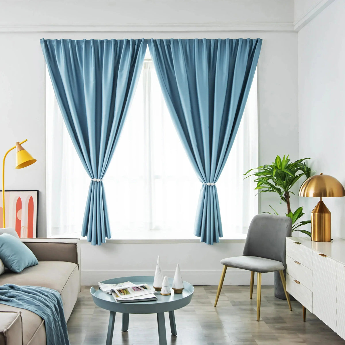 Eco-Friendly Polyester Full Blackout Velcro Sun Shield Curtain with UPF100 Protection for Light Control and Seasonal Use