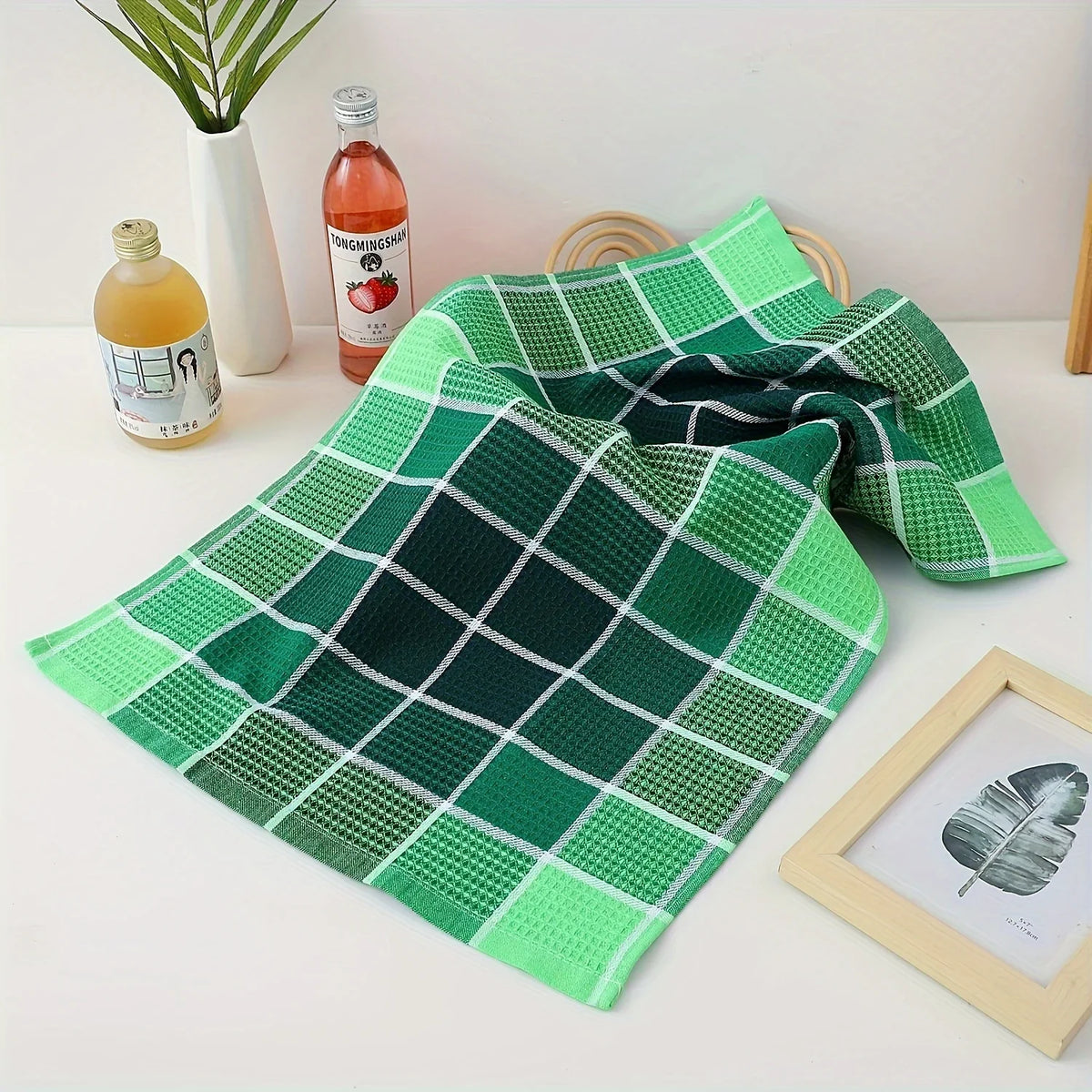 Set of Durable, Highly Absorbent Kitchen Cloths in Green, Pink, Blue, and Yellow for Dishwashing, Scouring, and Everyday Cleaning