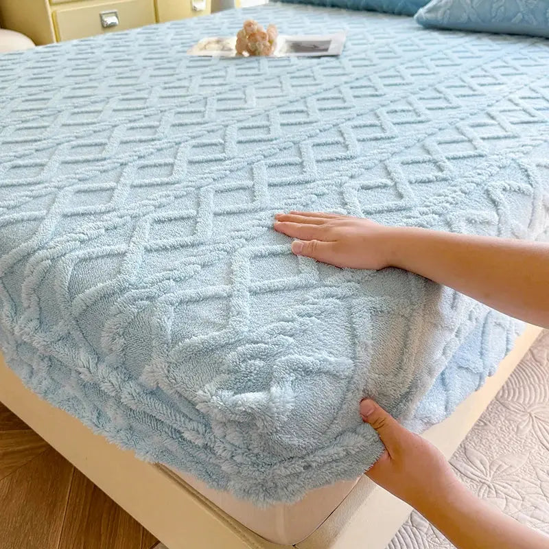 Ultra Soft Textured Fitted Bed Sheet with Warm Coral Fleece Feel for Winter Use