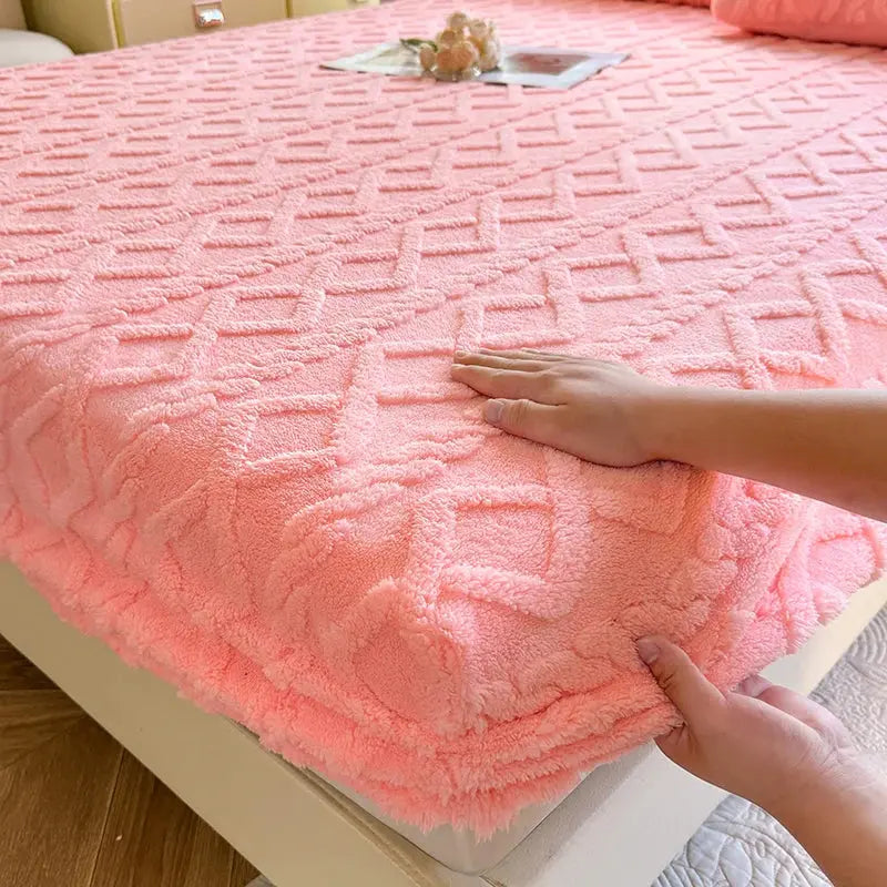 Ultra Soft Textured Fitted Bed Sheet with Warm Coral Fleece Feel for Winter Use