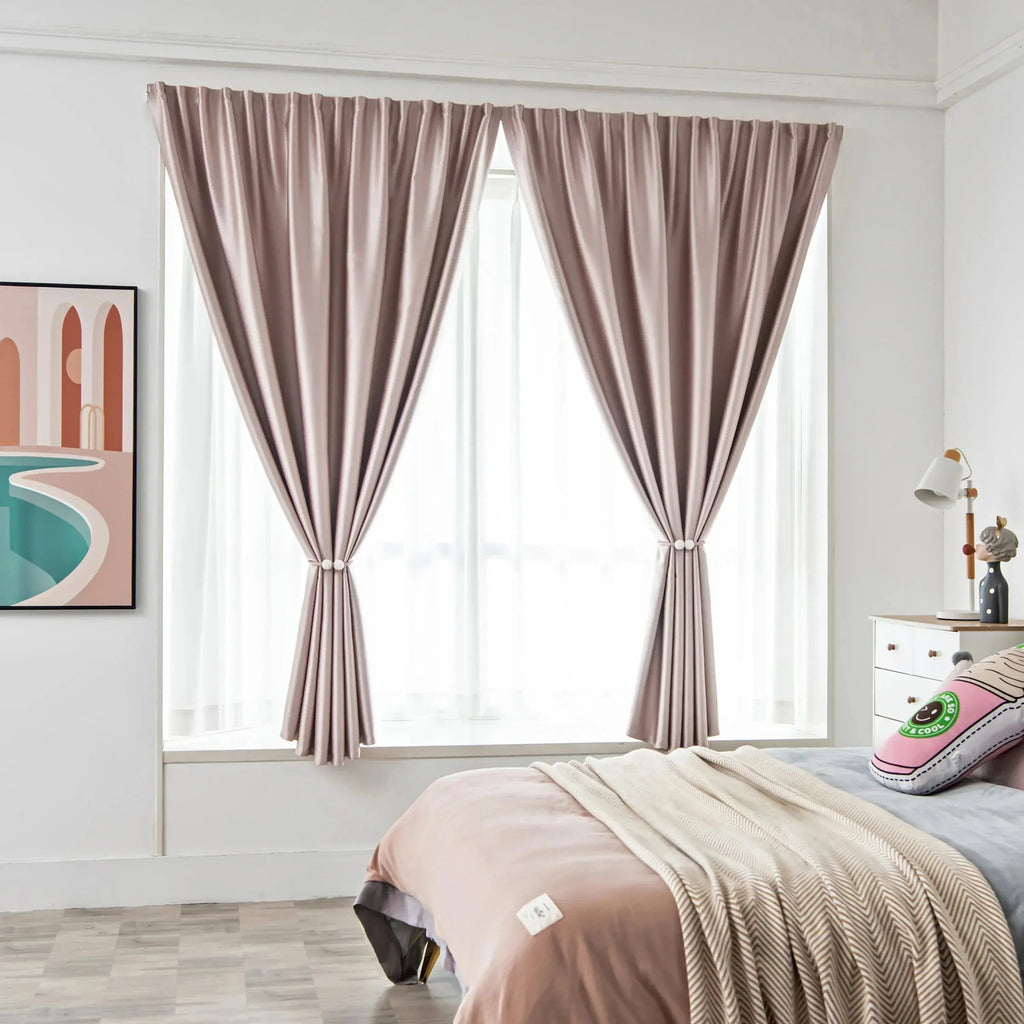 Eco-Friendly Polyester Full Blackout Velcro Sun Shield Curtain with UPF100 Protection for Light Control and Seasonal Use
