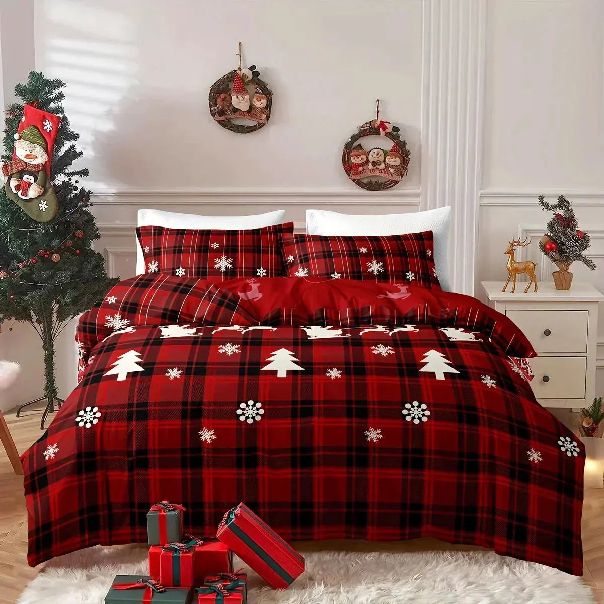 3-Piece Christmas Duvet Cover Set with Checkered Elk and Snowflake Print Design for Seasonal Bedding
