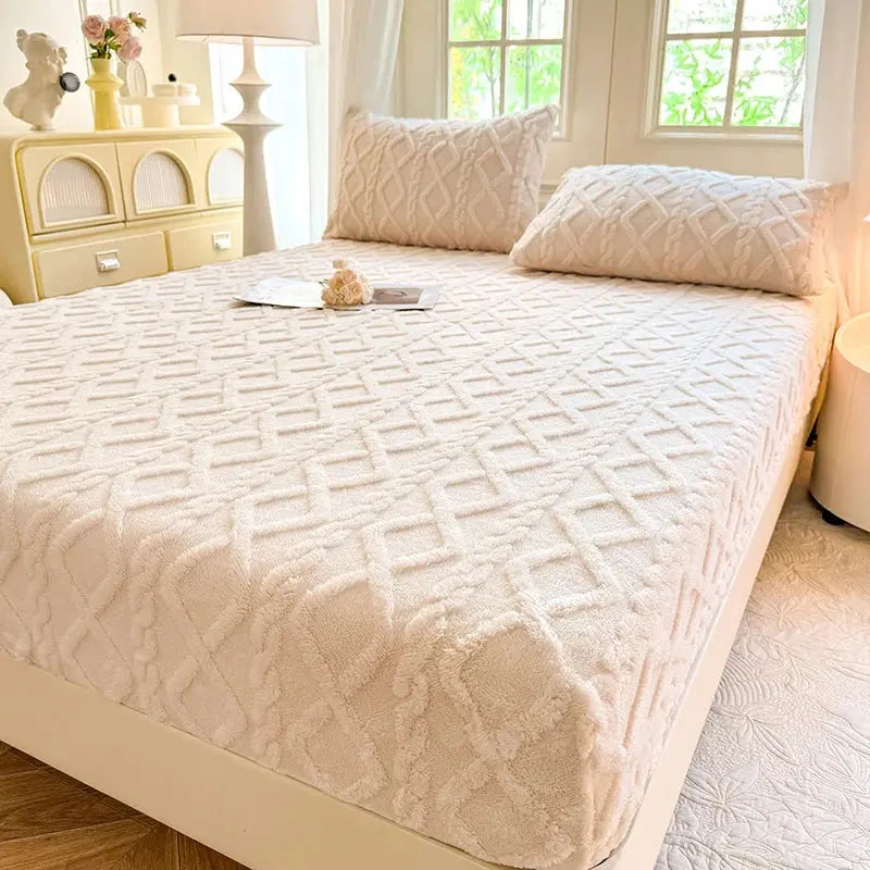 Ultra Soft Textured Fitted Bed Sheet with Warm Coral Fleece Feel for Winter Use