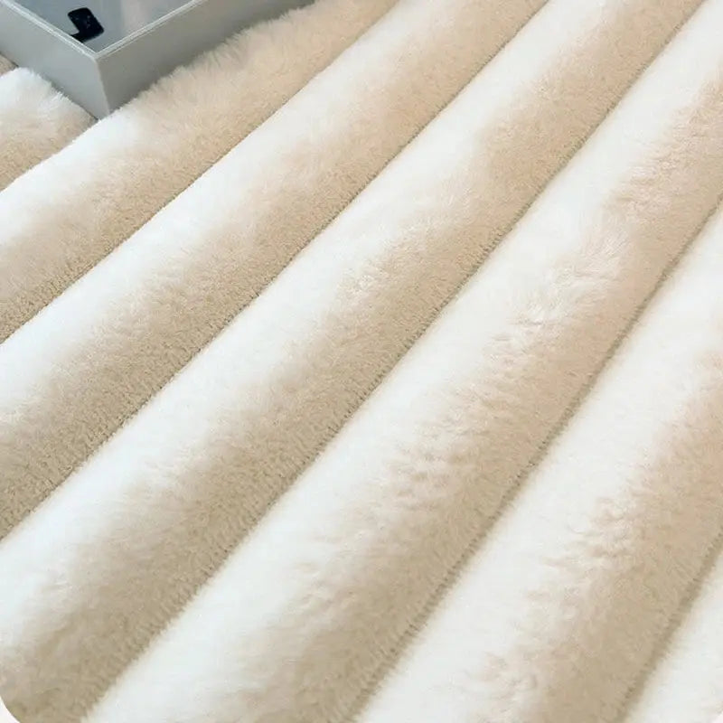 Luxury Faux Fur Fitted Bed Sheet with Deep Pockets for All Season Mattress Comfort