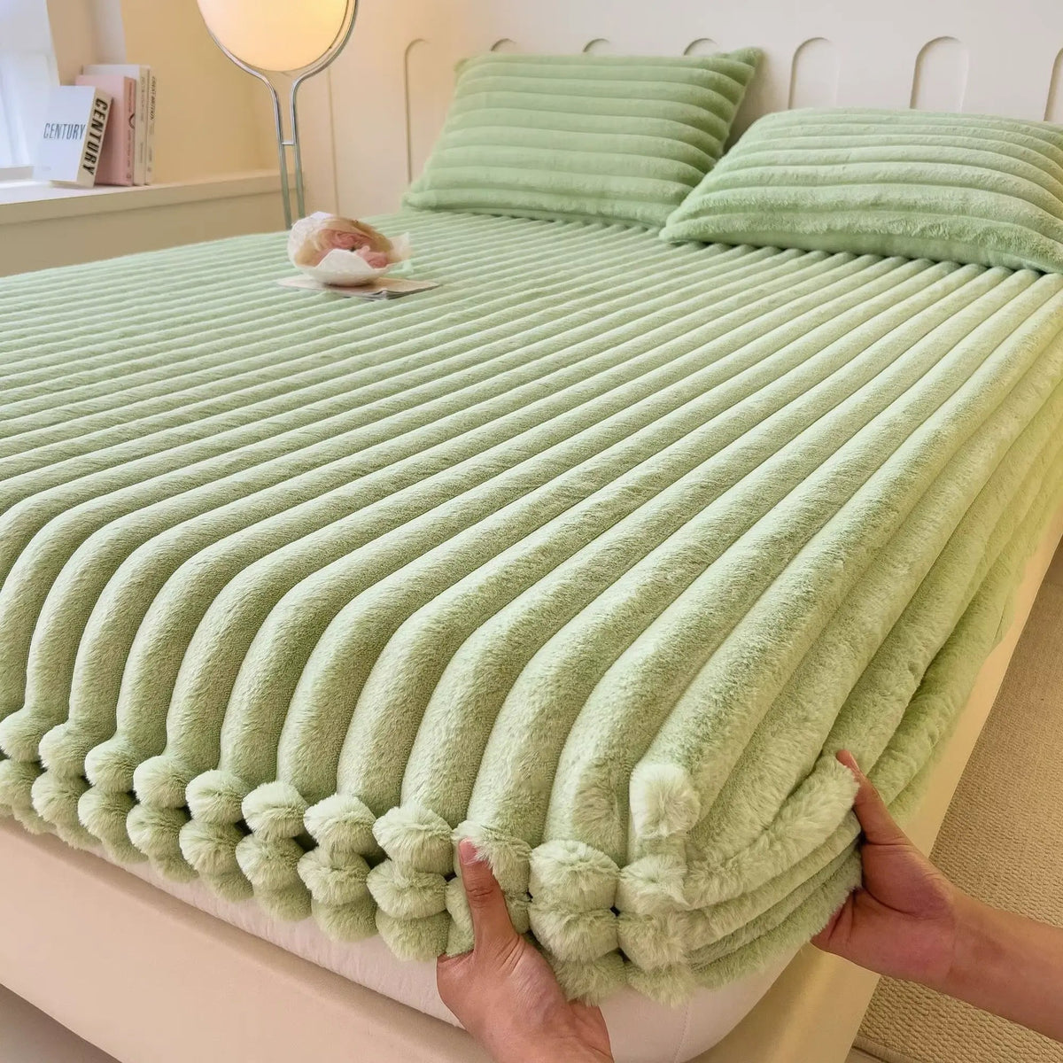 Luxury Faux Fur Fitted Bed Sheet with Deep Pockets for All Season Mattress Comfort