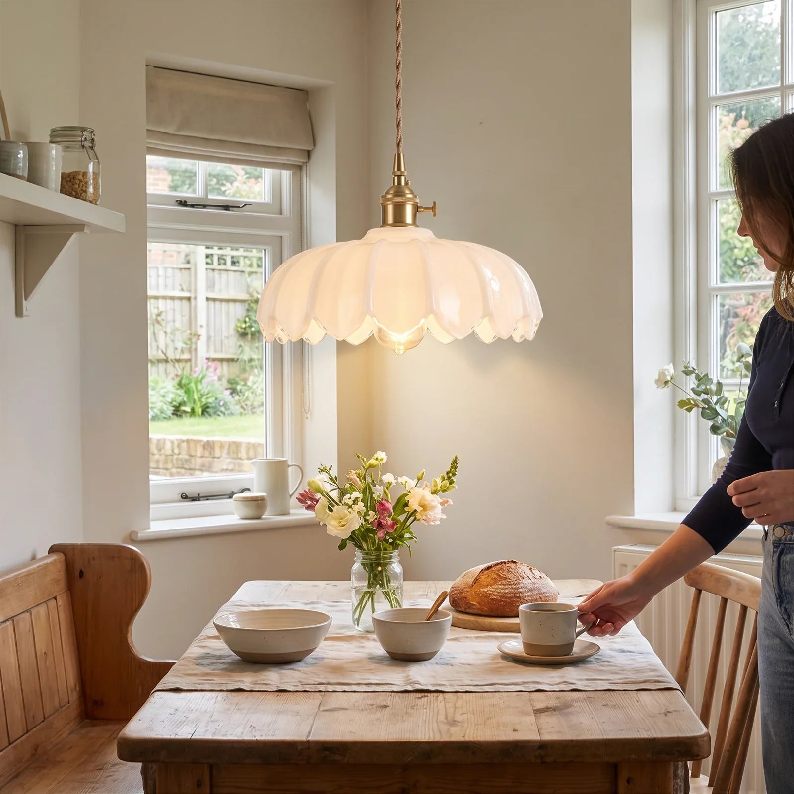 Elegant Vintage Flower Pendant Lamp