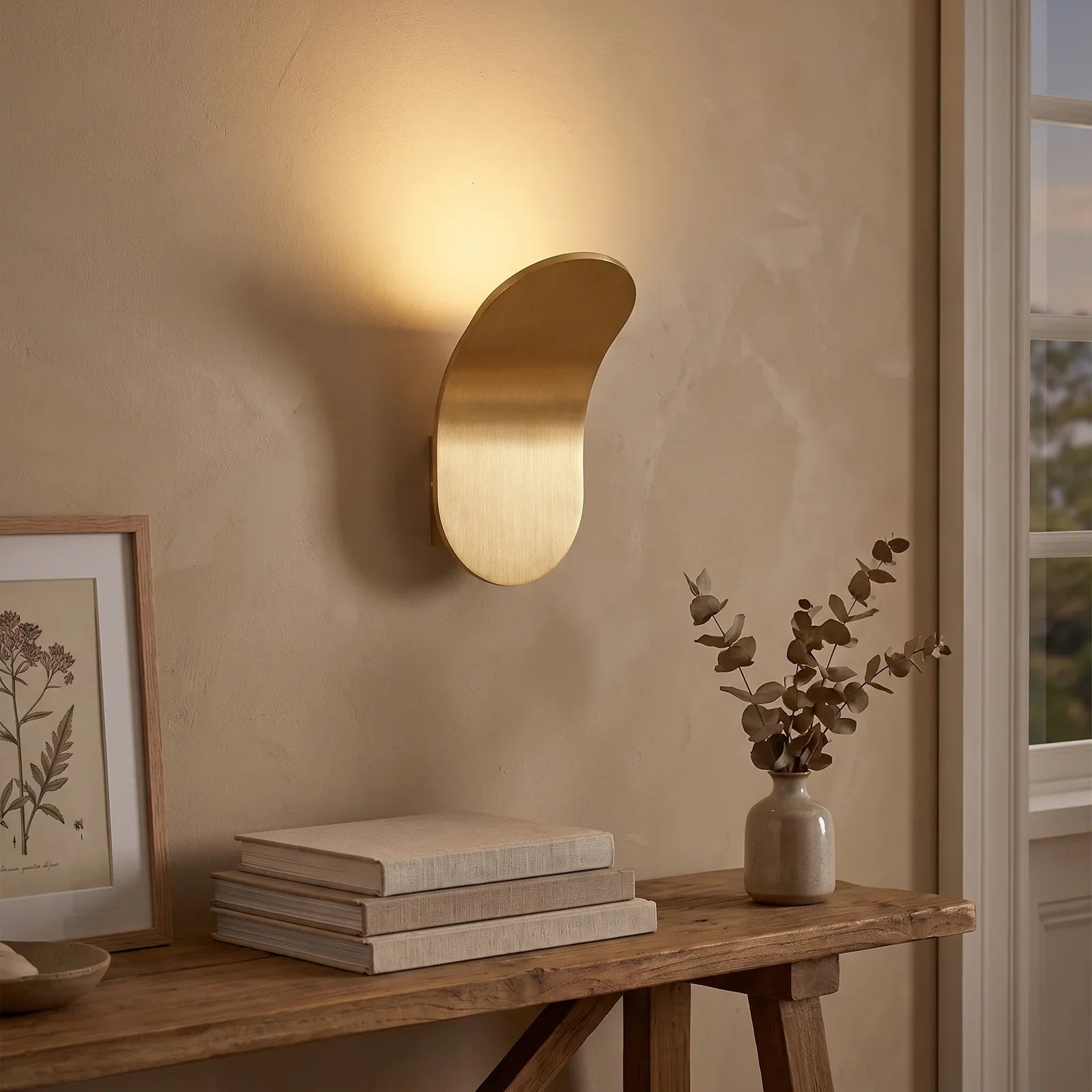 Sleek Modern Nordic Wall Lamp