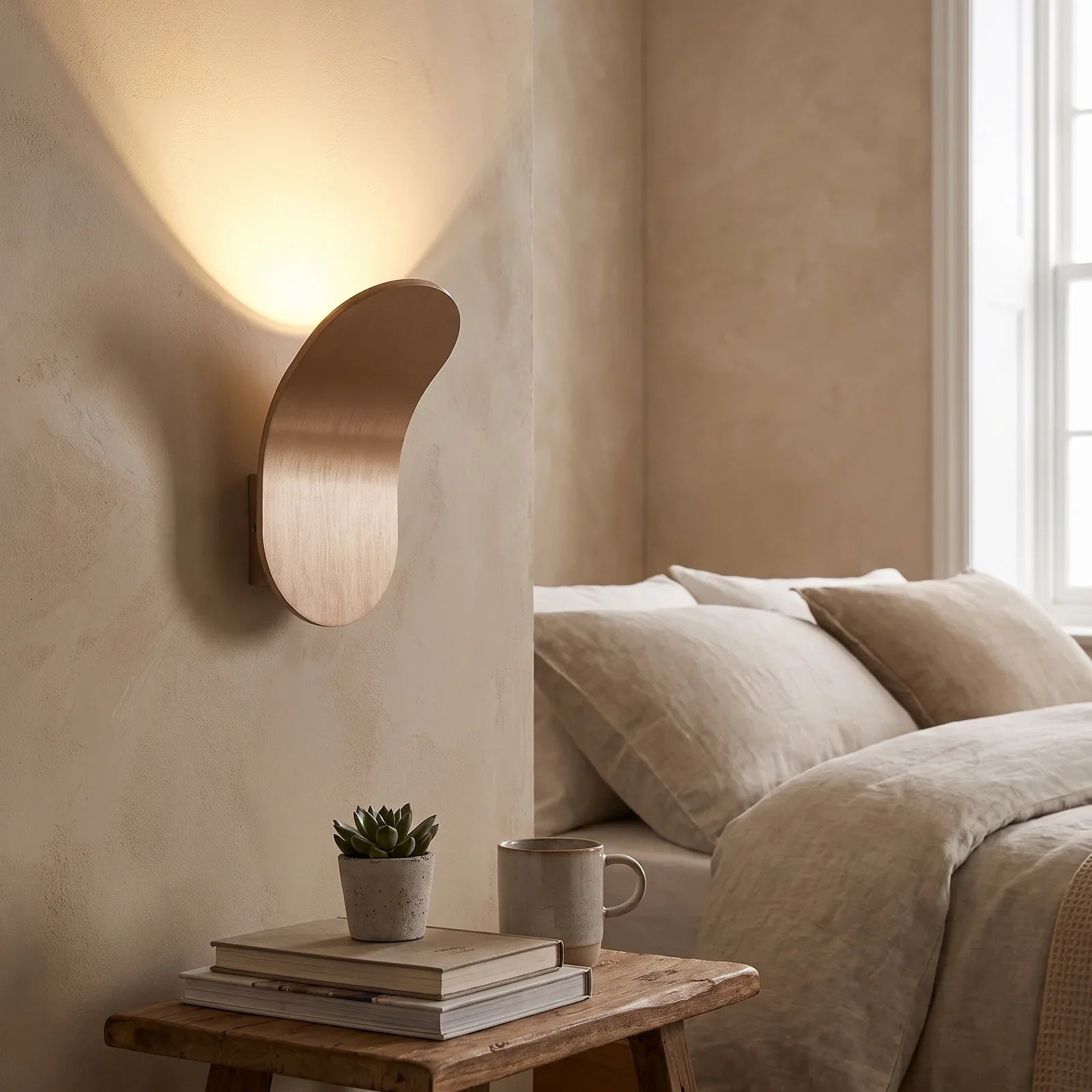 Sleek Modern Nordic Wall Lamp