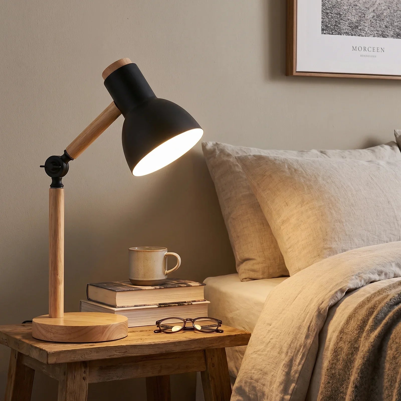 Nordic Wooden Desk Lamp - Sleek, Minimalist Lighting for Your Desk