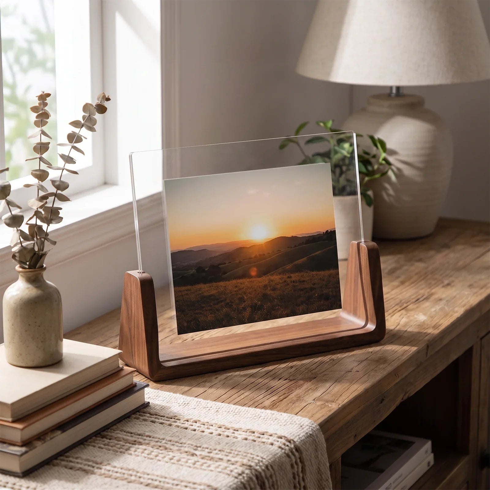 Sleek U-Shaped Acrylic-Wood Photo Frame for Modern Display