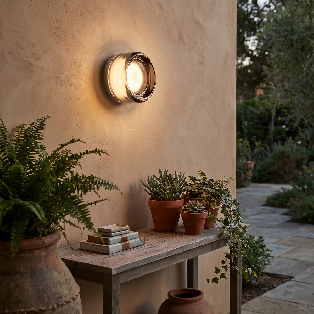 Solaria Wall Lamp - Sleek, Elegant Modern Sconce