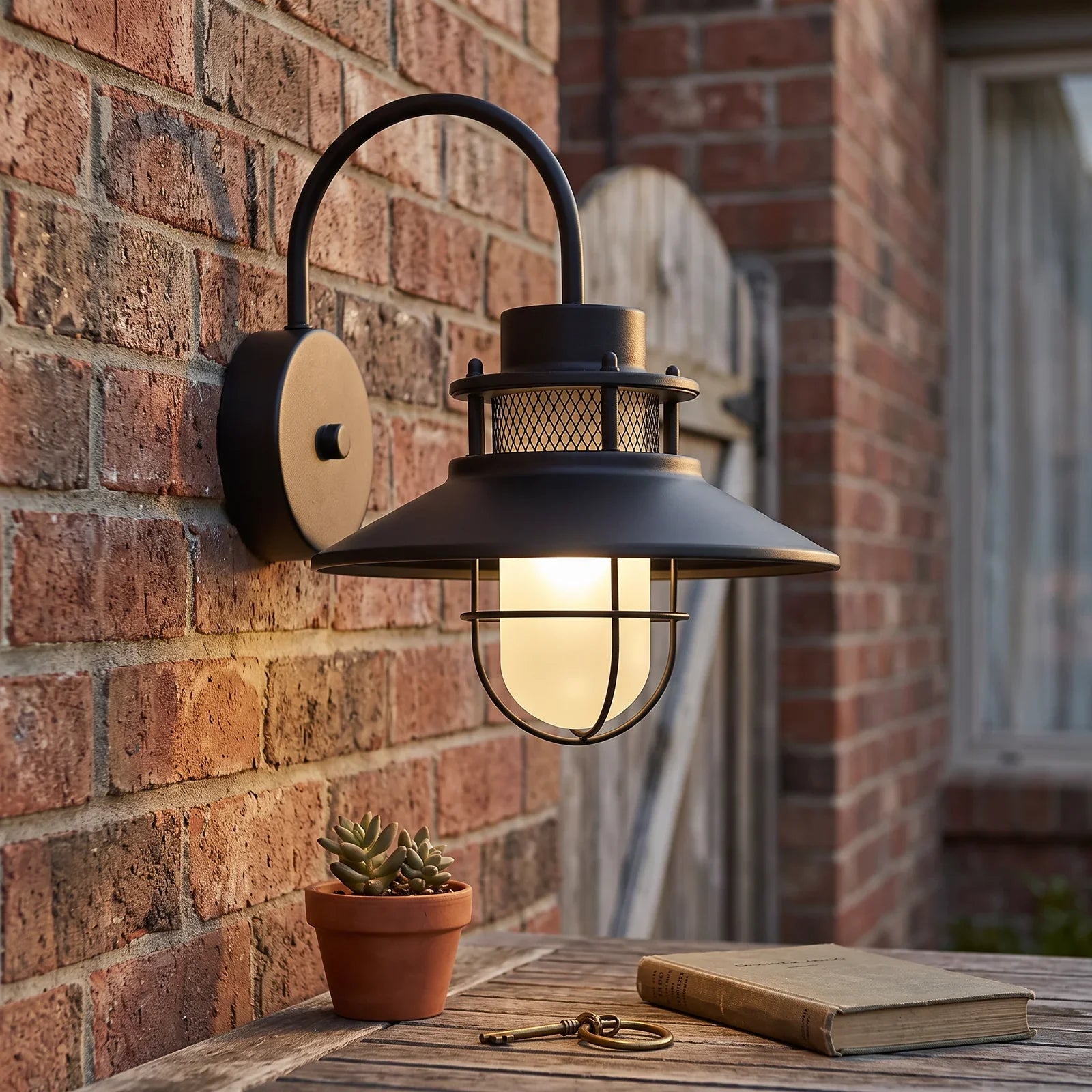 Felix Outdoor Wall Light