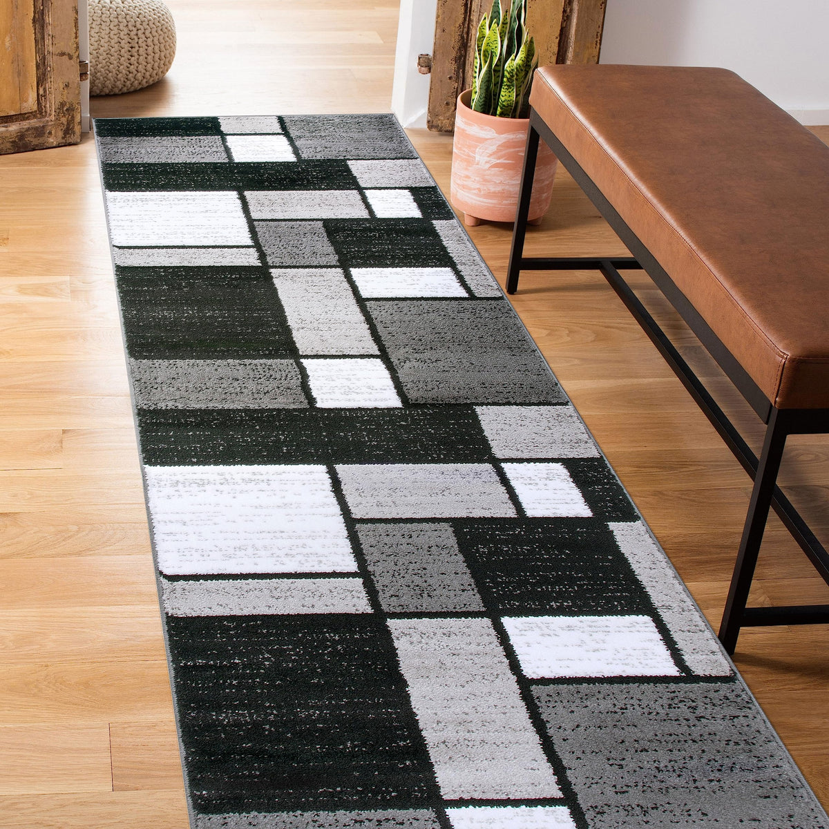 Simple Check Pattern Floor Mat for Kitchen, Hallway, or Corridor, Anti-Slip, Washable Polypropylene Rug for Home Decoration