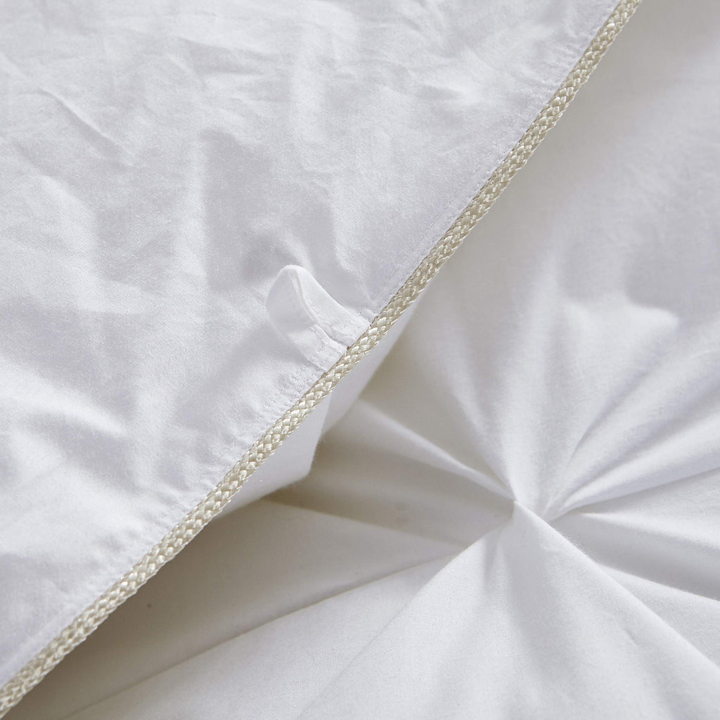 Goose Down Comforter with Pinch Pleat Design and All Season Medium Warmth for Relaxed Sleep Comfort