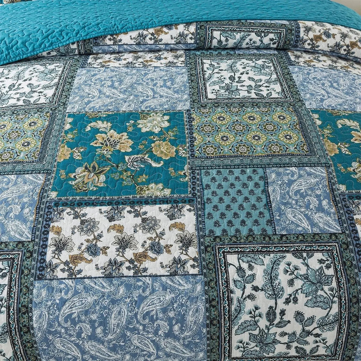 Blue White Floral Patchwork Quilt Set Lightweight Reversible Bedspread with Pillow Cases (Included 1 Bedspread & 2 Pillow Cases)