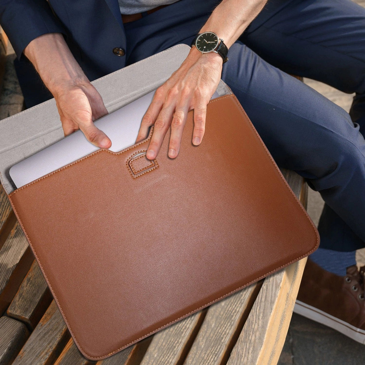 Smart Stand Sleeve Laptop Case with Integrated Stand Design for MacBook and Everyday Device Protection