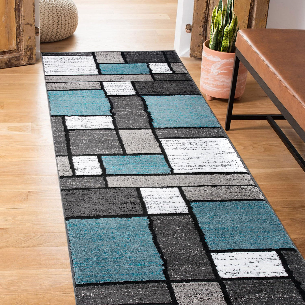 Simple Check Pattern Floor Mat for Kitchen, Hallway, or Corridor, Anti-Slip, Washable Polypropylene Rug for Home Decoration