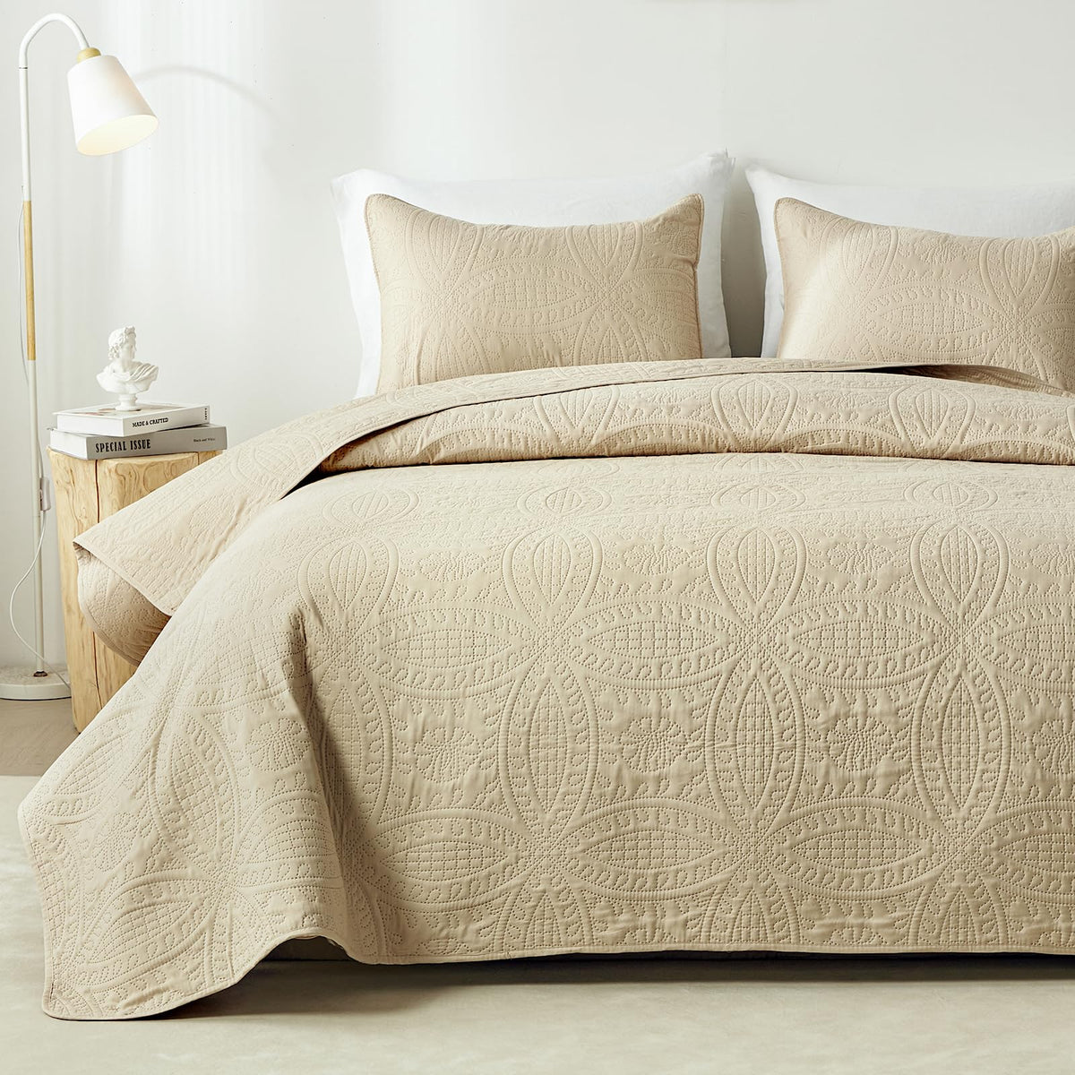 Blue Queen Quilt Set with Coin Pattern Lightweight Coverlet for All Season Bedroom Use Bedding Set