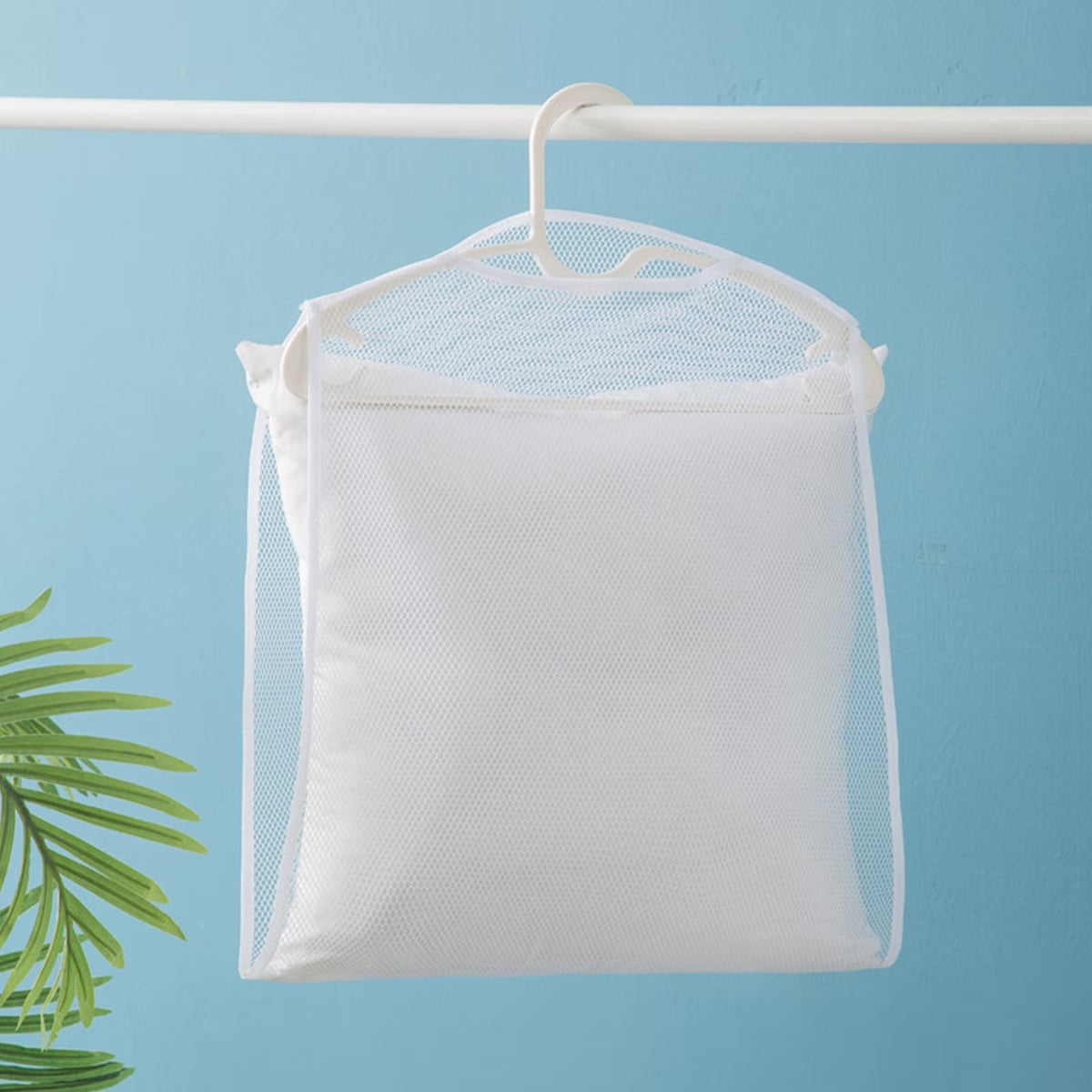 Hanging Pillow Drying Rack with Windproof Double Layer Net Design for Outdoor Laundry Organization