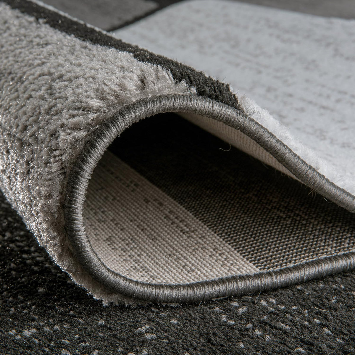 Simple Check Pattern Floor Mat for Kitchen, Hallway, or Corridor, Anti-Slip, Washable Polypropylene Rug for Home Decoration