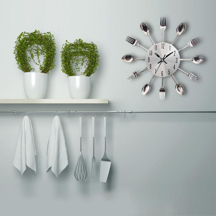 Colorful Cutlery Wall Clock with Waterproof Quartz Design for Kitchens Restaurants and Dining Rooms